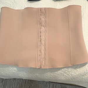 Unique Lingerie Front Latching Size XXL